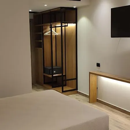 Mary Hotel *